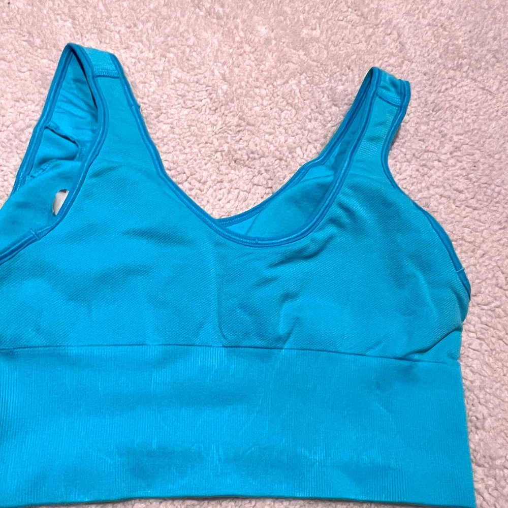 Nike sports bra size medium